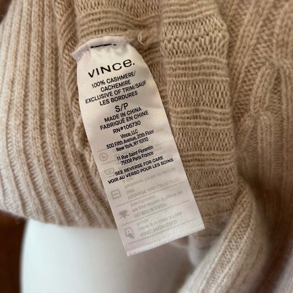 Vince Open Back Turtleneck 100% Cashmere Sweater in Tan Women’s Size Small NWOT - Picture 6 of 6